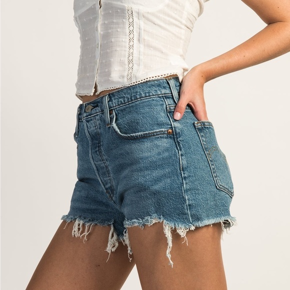 Levi's 501 Original Shorts- High Waist Cut Off Denim
shorts- Size 26 - Picture 3 of 11